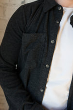 Load image into Gallery viewer, Men’s Wanderer Button Down &gt;&gt; Black Heather (One Left)
