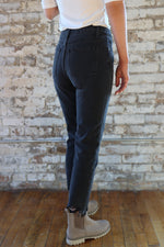 Load image into Gallery viewer, Brittan Distress Jeans &gt;&gt; Black (Two Left)
