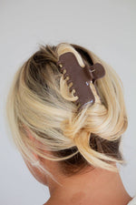 Load image into Gallery viewer, Resin Rectangle Claw Clip: Brown
