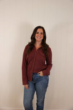Load image into Gallery viewer, The Taylor Button Up &gt;&gt; Berry
