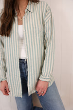 Load image into Gallery viewer, Vanessa Button Up
