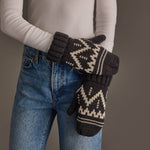 Load image into Gallery viewer, Charcoal &amp; Beige Patterned Mittens
