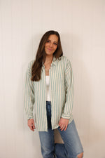 Load image into Gallery viewer, Vanessa Button Up
