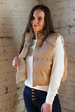 Load image into Gallery viewer, The Izzy Vest &gt;&gt; Reversible Tofu/Macchiato
