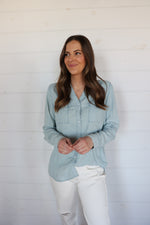 Load image into Gallery viewer, The Ginger Button Down &gt;&gt; Blue Wash
