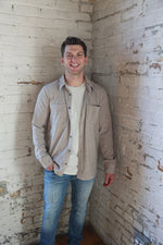Load image into Gallery viewer, Men’s Wanderer Button Down &gt;&gt; Ash Taupe Heather
