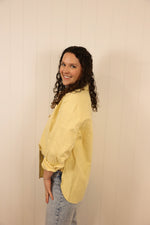 Load image into Gallery viewer, Vanna's Button Up >> Daisy

