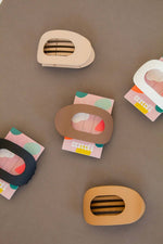 Load image into Gallery viewer, Circle Cutout Flat Claw Clip: Tan
