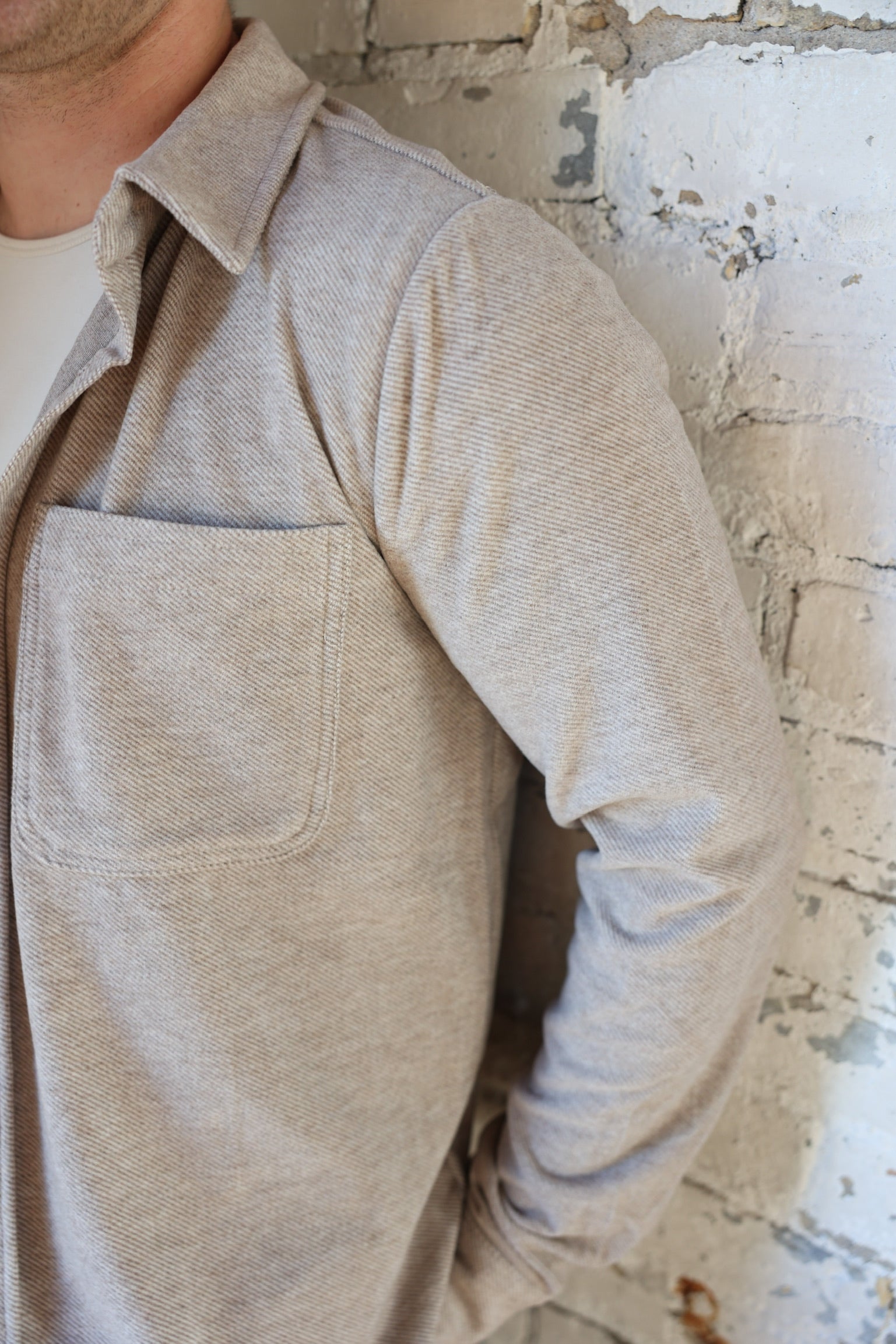 Men’s Wanderer Button Down >> Ash Taupe Heather