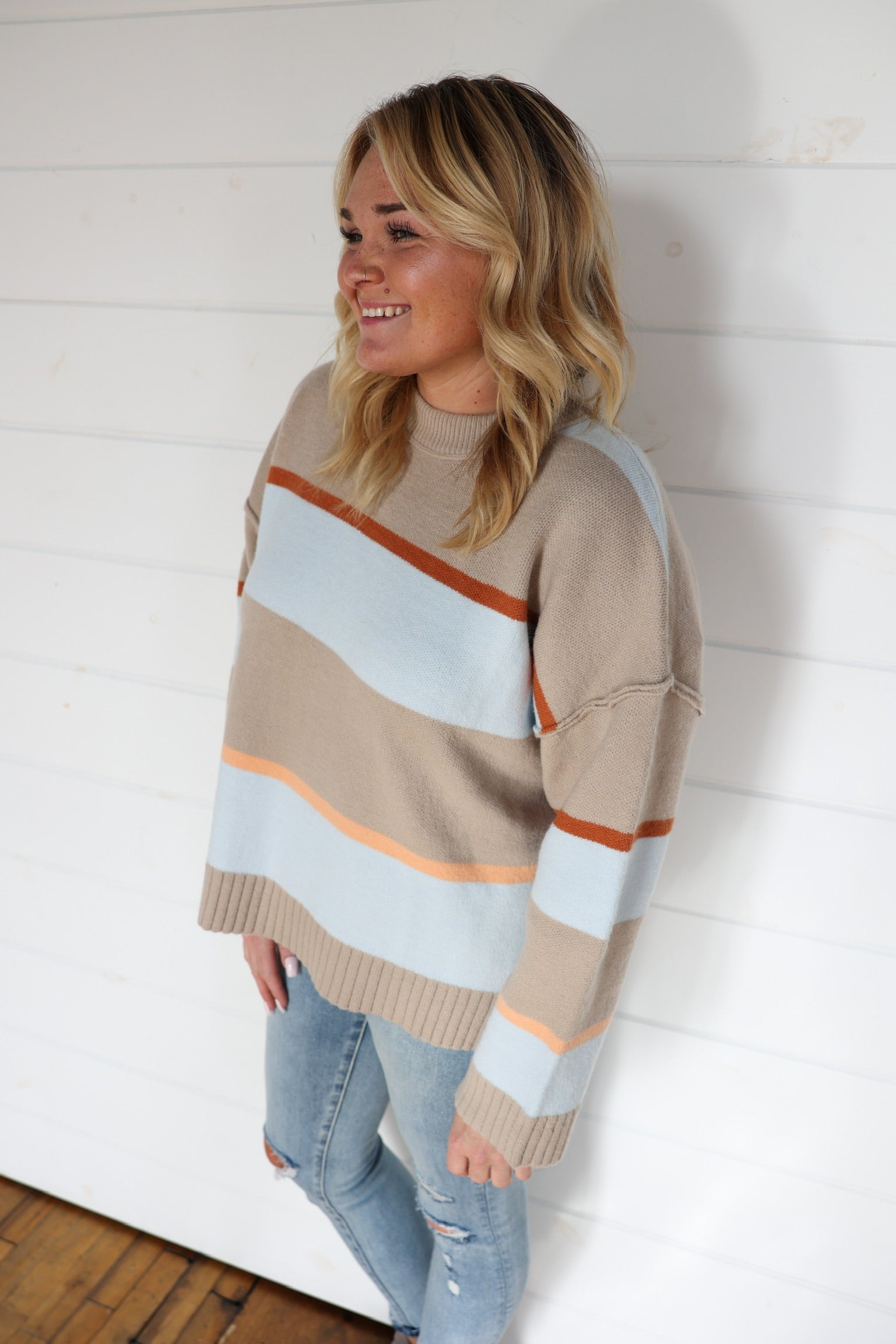 The Henlee Sweater >> Champagne/Blue