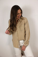 Load image into Gallery viewer, The Riley Top &gt;&gt; Lemon Pepper
