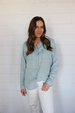 Load image into Gallery viewer, The Ginger Button Down &gt;&gt; Blue Wash

