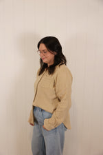 Load image into Gallery viewer, The Riley Top &gt;&gt; Lemon Pepper
