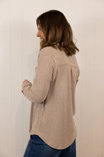 Load image into Gallery viewer, The Taylor Button Up >> Soft Brown Heather
