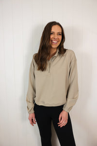 The Athena Half Zip >> Taupe