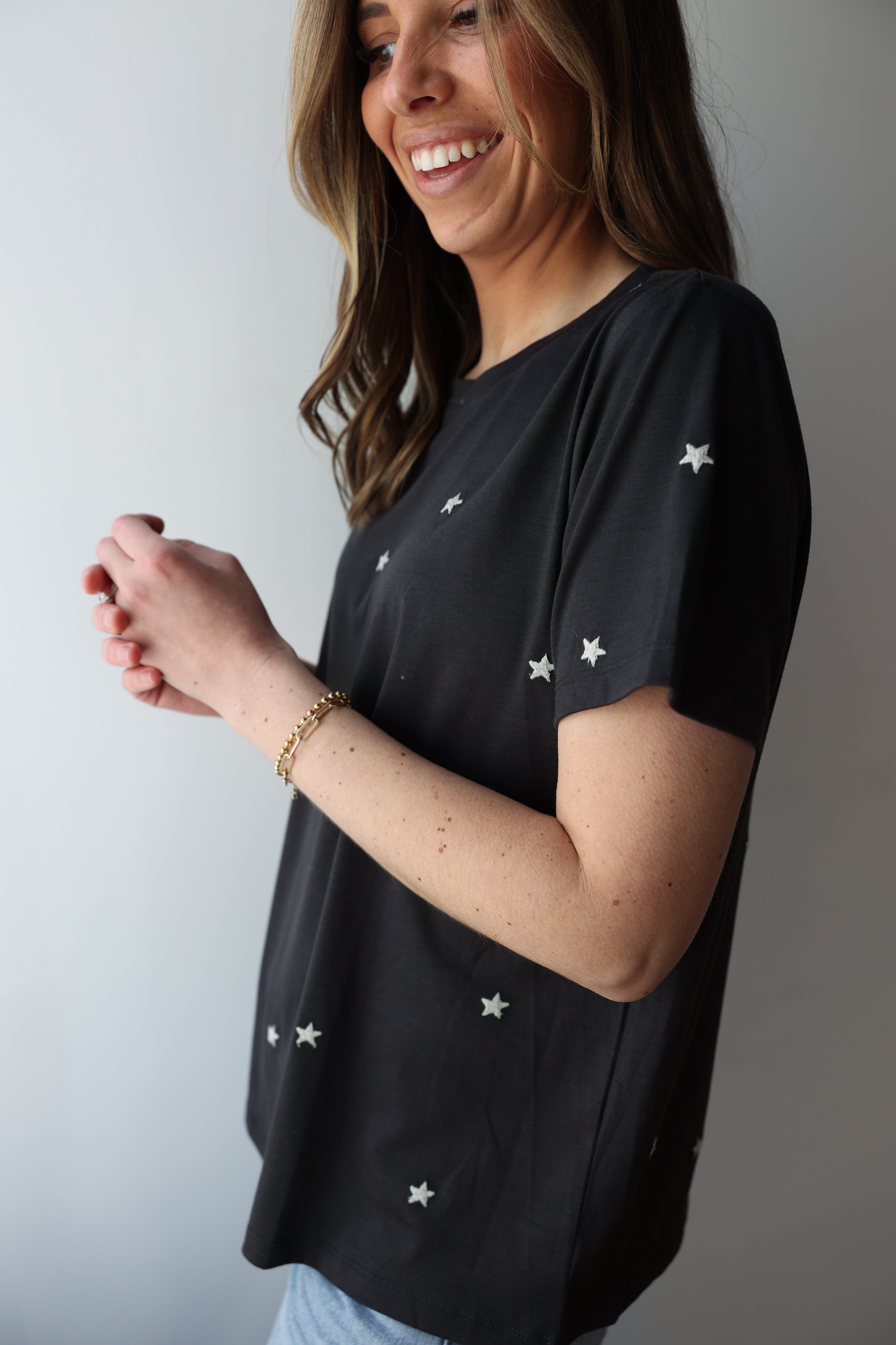 Embroidered Starry Tee >> Charcoal