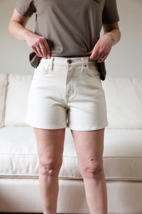THE OAT mom style short!