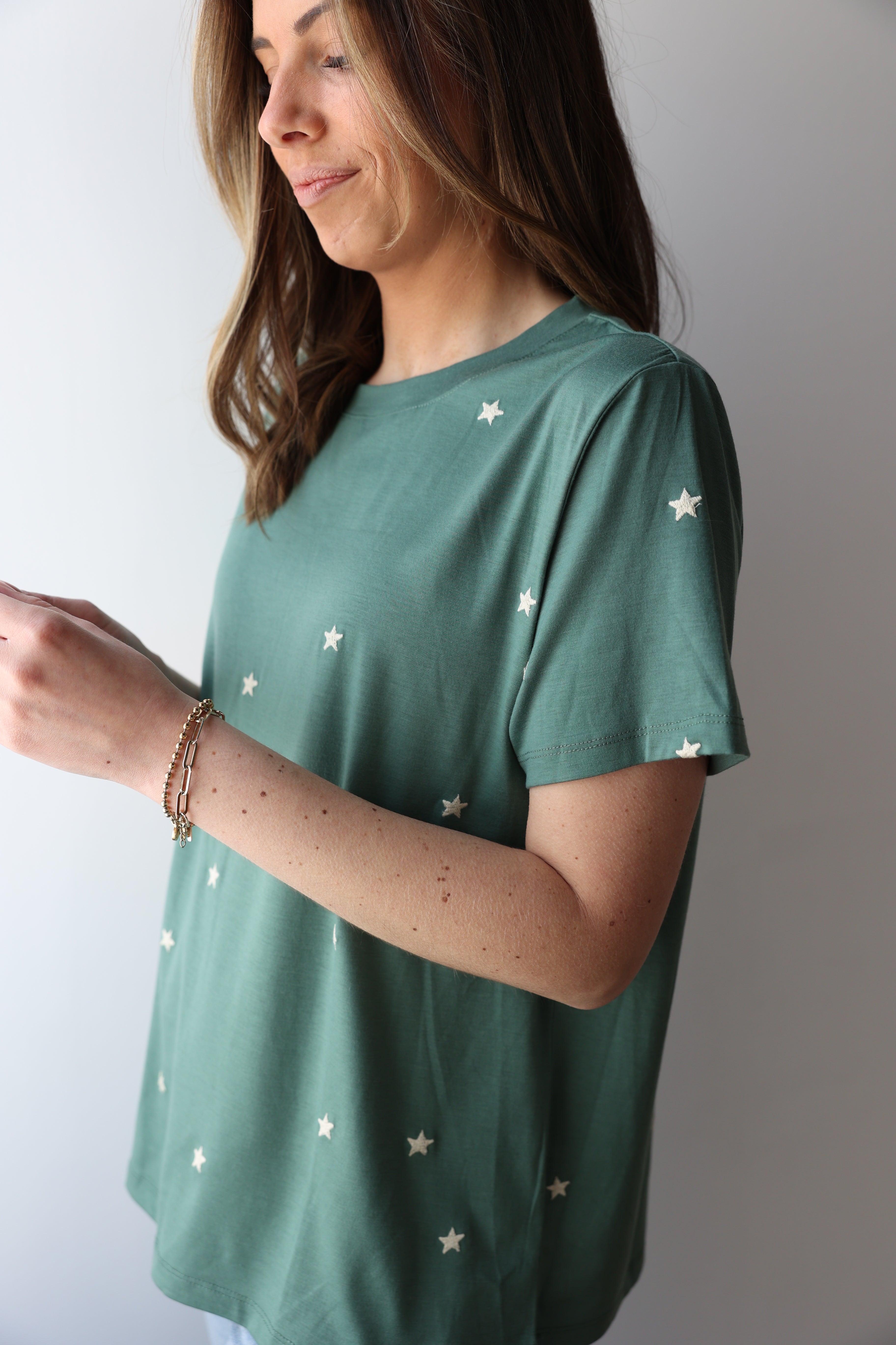 Embroidered Starry Tee >> Pistachio